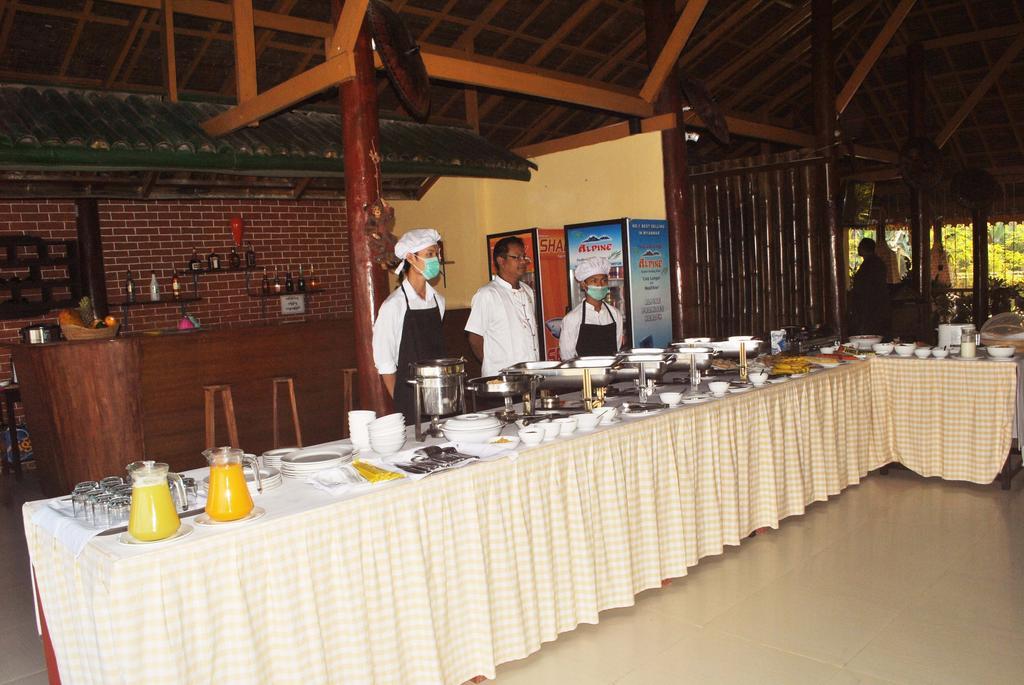 Diamond Hotel Ngapali Buitenkant foto