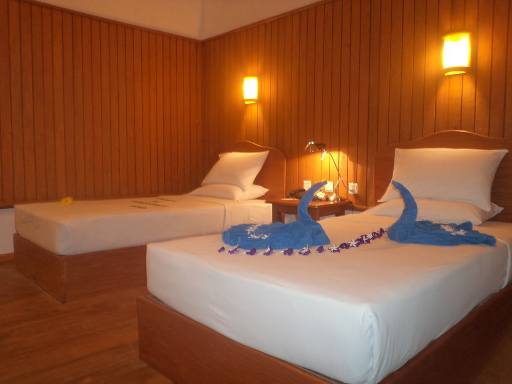 Diamond Hotel Ngapali Buitenkant foto
