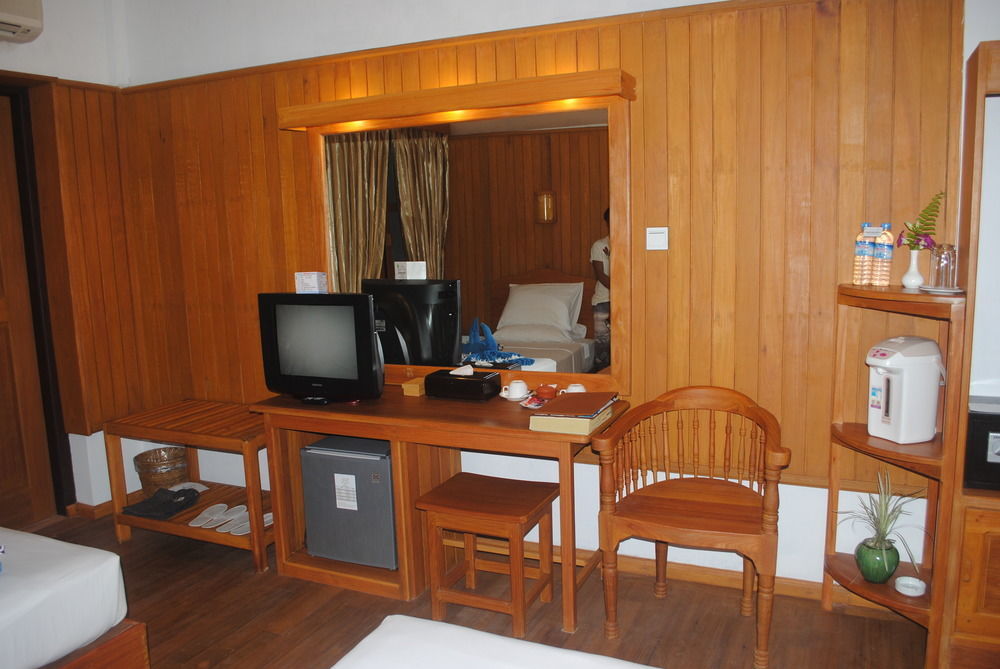 Diamond Hotel Ngapali Buitenkant foto