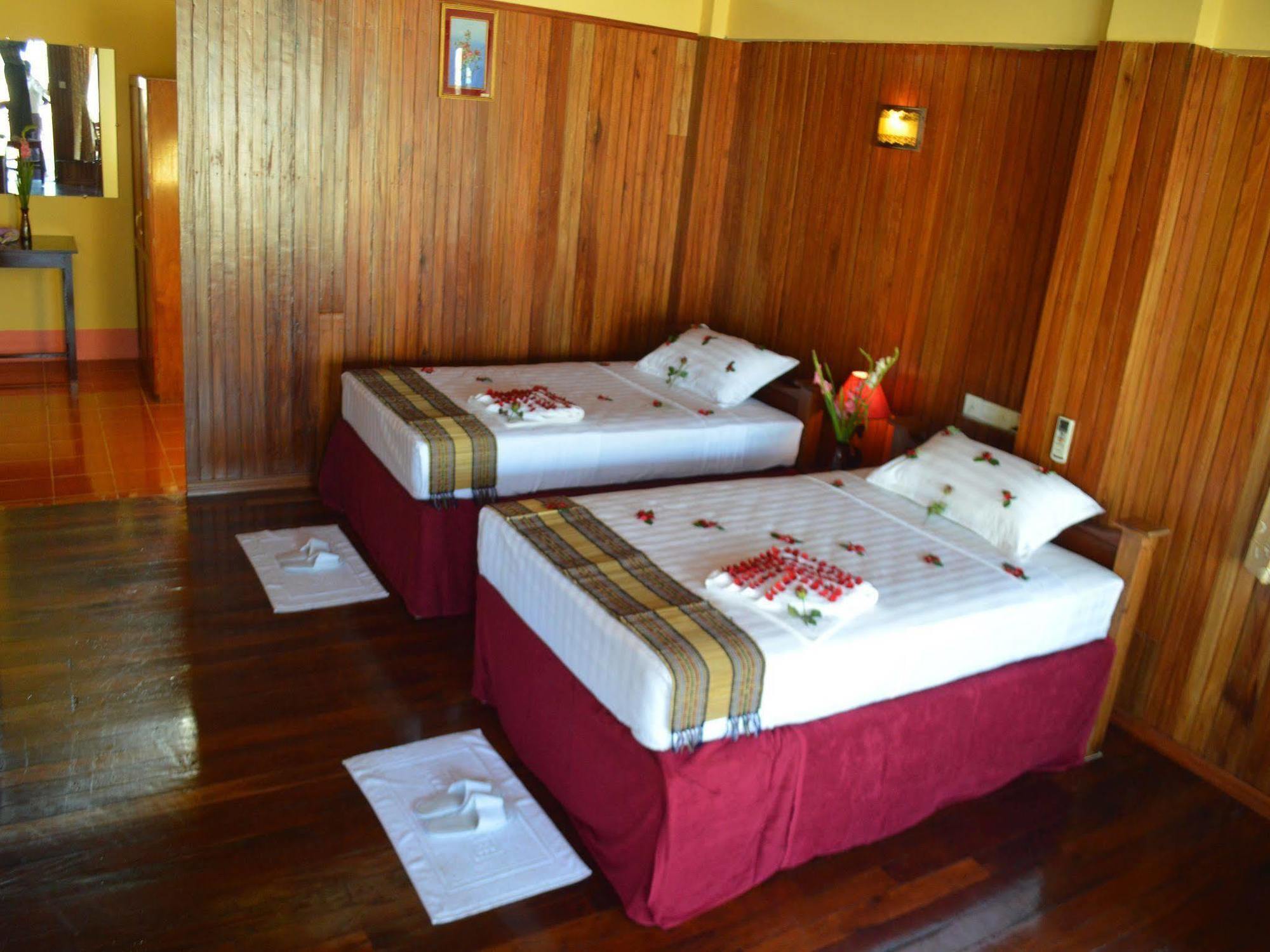 Diamond Hotel Ngapali Buitenkant foto
