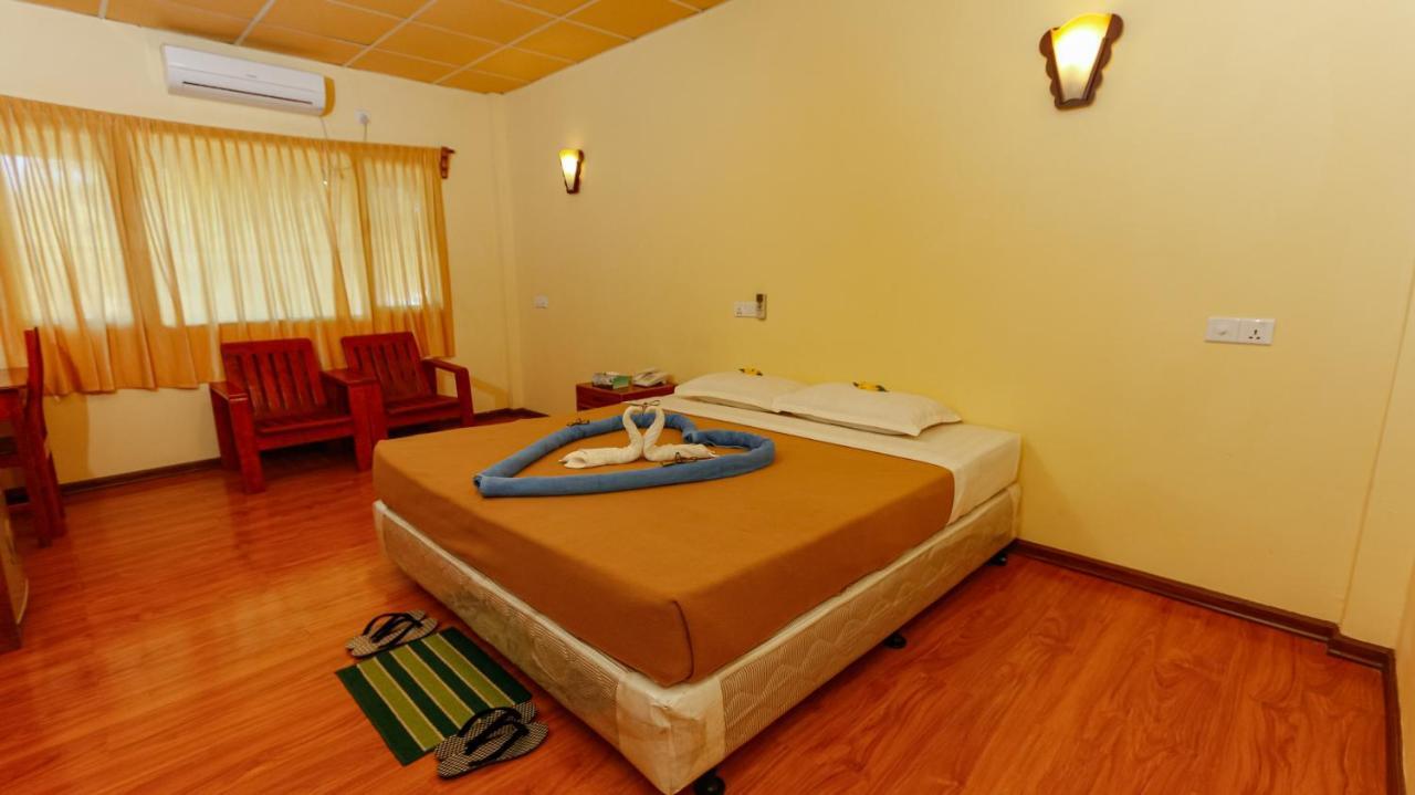 Diamond Hotel Ngapali Buitenkant foto