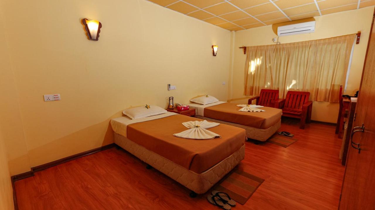 Diamond Hotel Ngapali Buitenkant foto